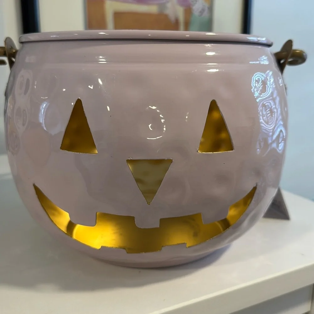 Halloween Mortar & Bone NWT Hammered Metal Jack-O'-Lantern Pink Pumpkin Pail - Picture 2 of 8